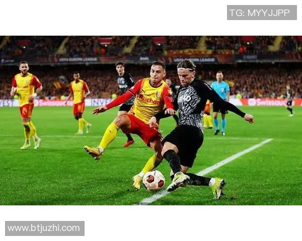 足球明星们的近况揭秘:他们在赛场外的生活与挑战